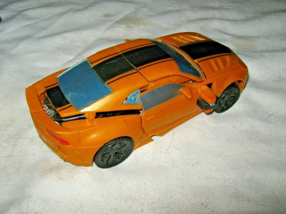 Transformers 4 Bumblebee Age of Distinction Flip N Chan