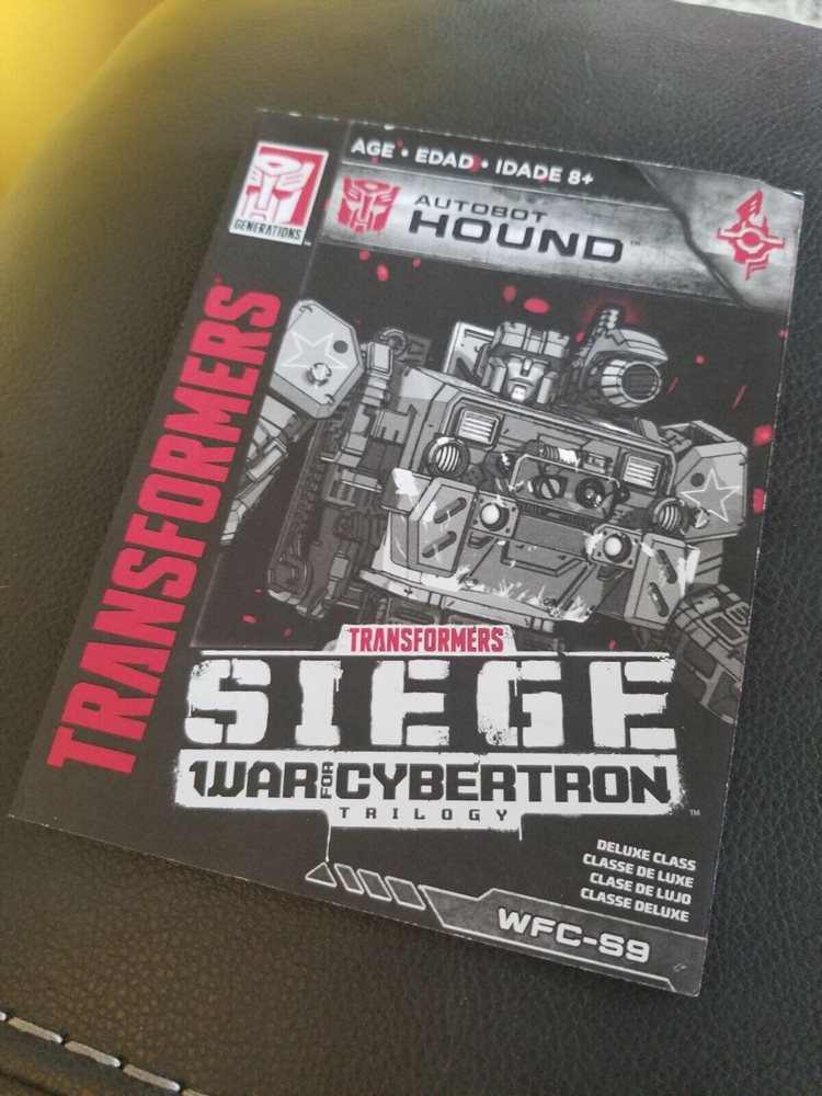 Transformers WFC Siege Hound Instructions Pamphlet Book