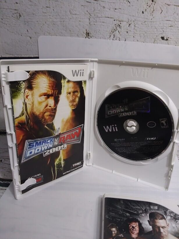Nintendo Wii Wrestling Smackdown vs Raw 2009 2010 Bundl