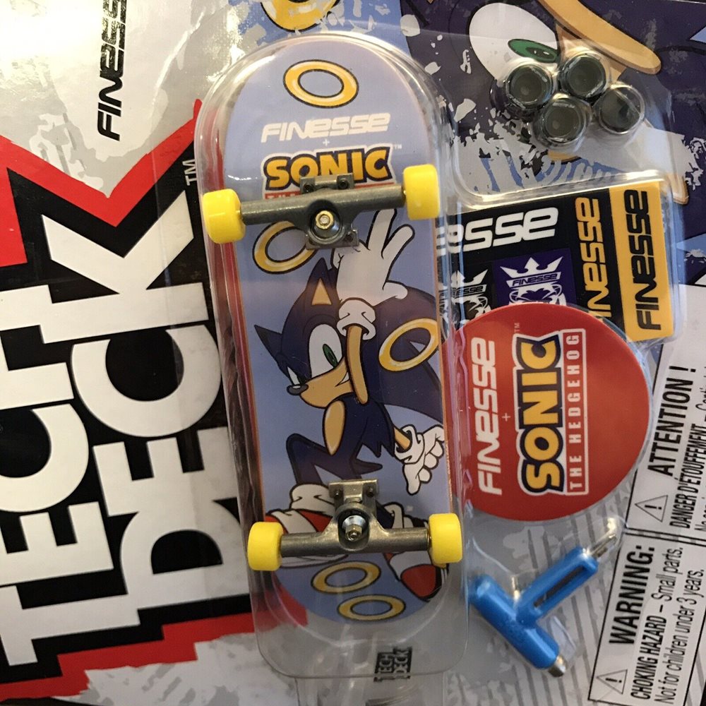 Tech Deck Sonic The Hedgehog FINESSE Skateboard Figure